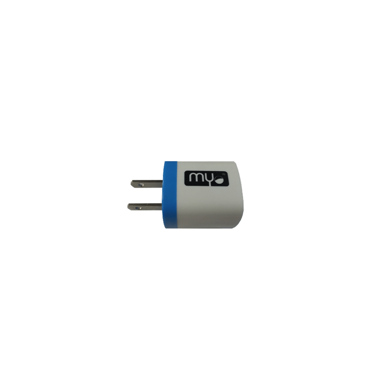 Cargador MYO USB 110V / 1.2AMP / Blanco y Azul.
