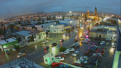 Cámara Epcom Bala 1080p / Imagen a Color 24/7 / IP67 / Sirena Integrada / Lente 2.8mm / Micrófono Integrado