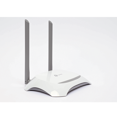 Router Inalámbrica TP-Link para WISP 2.4 GHz / 300 Mbps / 4 Puertos LAN 10/100 Mbps.