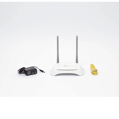 Router Inalámbrica TP-Link para WISP 2.4 GHz / 300 Mbps / 4 Puertos LAN 10/100 Mbps.